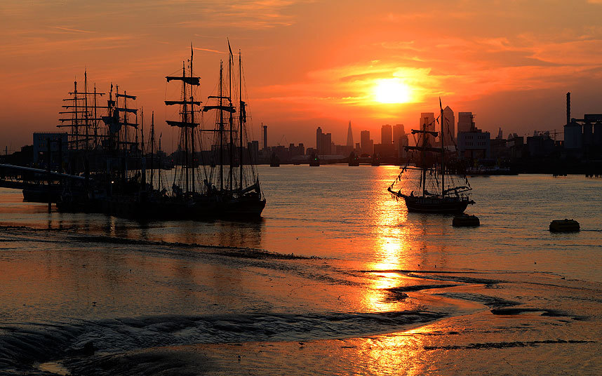 Залазак сунца - невјероватан поглед у "Woolwich Pier" у Лондону... (Foto: LNP)