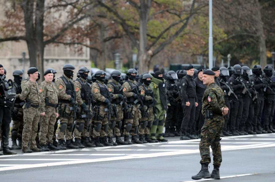 Смотром јединица данас је завршена велика антитерористичка вјежба безбједносних служби у Србији под називом "Штит" која је успјешно одржана на више локација у Београду.