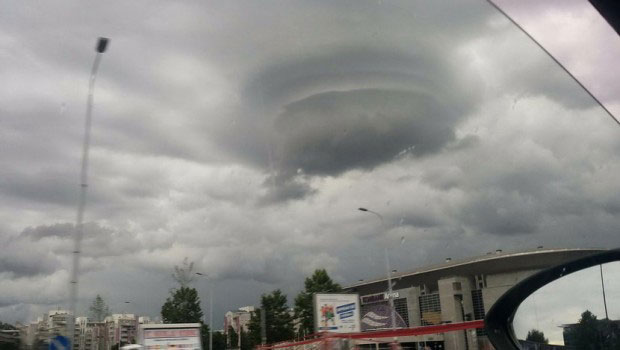 Необичан облак изнад Комбак арене у Београду (Фото:Marijana Mitić)