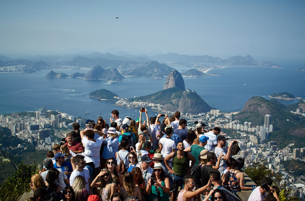 Поглед на Рио де Жанеиро... (Фото: epa/Bernd Thissen)