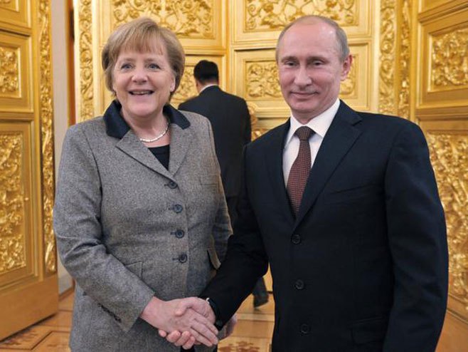 Меркел и Путин (архива) - Фото: Beta/AP