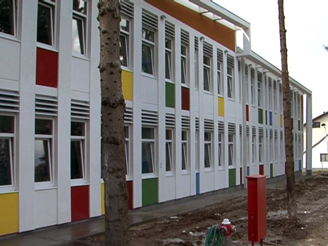Прњавор, отворена основна школа - Фото: СРНА