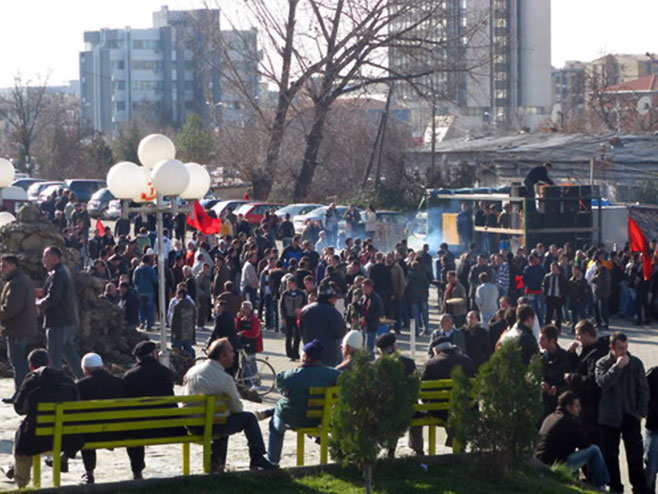 Приштина -протести - Фото: СРНА