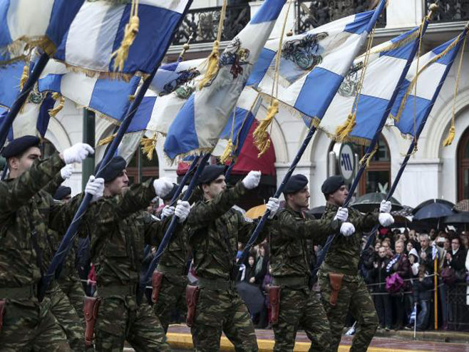 Војна парада у Атини - Фото: AP