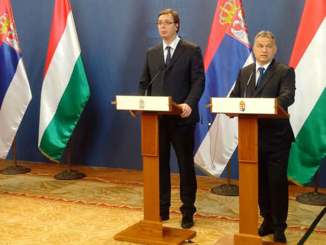 Вучић и Орбан на прес конференцији (фото: Twitter ‏@SerbianPM) - 
