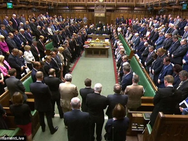 Минута шутње у британском парламенту - Фото: Screenshot