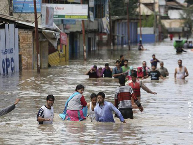 Индија - поплаве - Фото: РТС