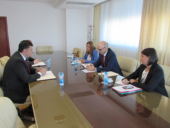 Министар Тегелтија за делегацијом ММФ - Фото: СРНА