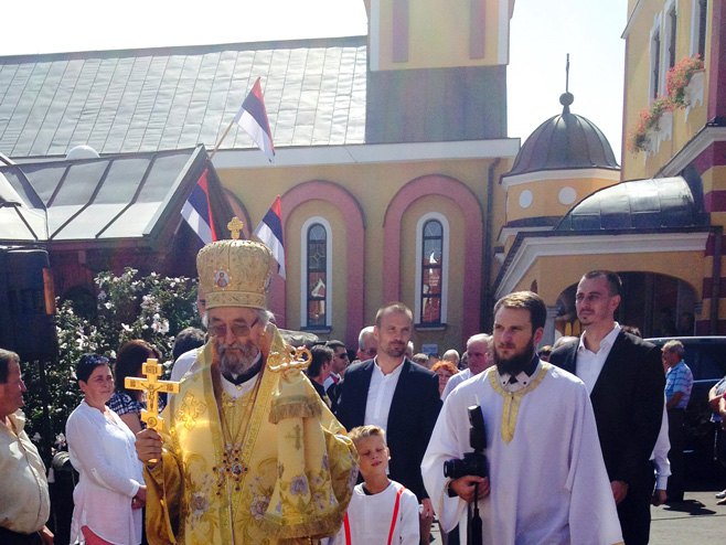 Епископ Јефрем служио литургију поводом 120 година од изградње храма у К.Дубици - Фото: СРНА