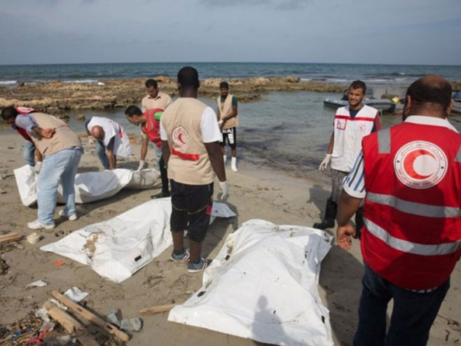 Море избацило лешеве миграната на обале Либије (архива) - Фото: AFP