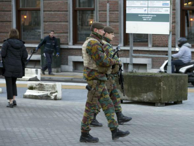 Војска на улицама Брисела - Фото: AP