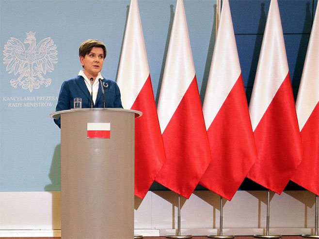 Пољска уклонила заставу ЕУ (Фото: STR / AP) - 