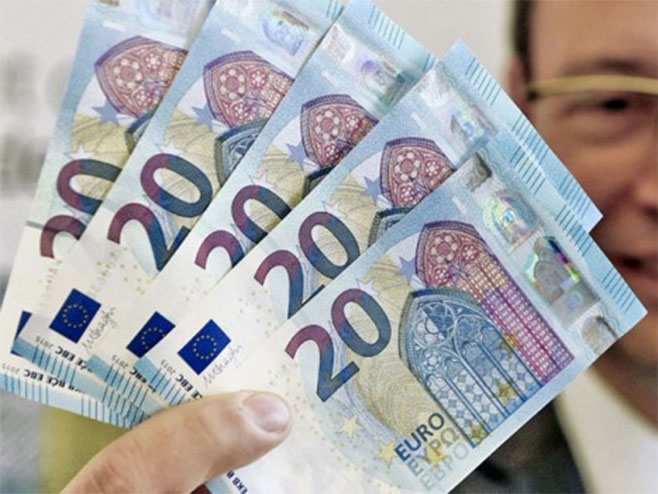 Евро (Фото: Танјуг / AP) - 
