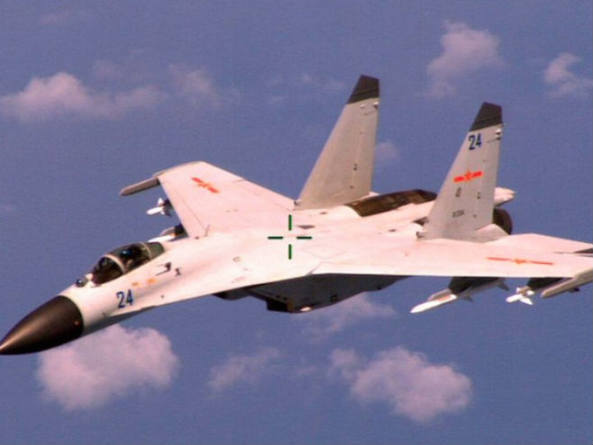 Кинески борбени авион (Twitter  ‏@StateofGlobe) - 