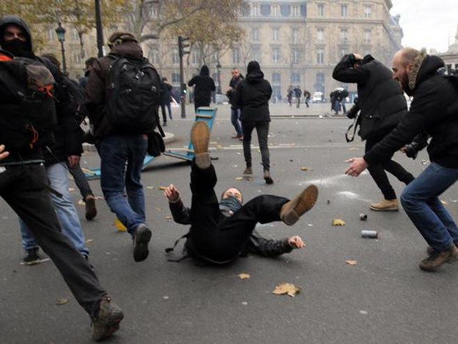 Демонстрације у Паризу - Фото: ТАНЈУГ