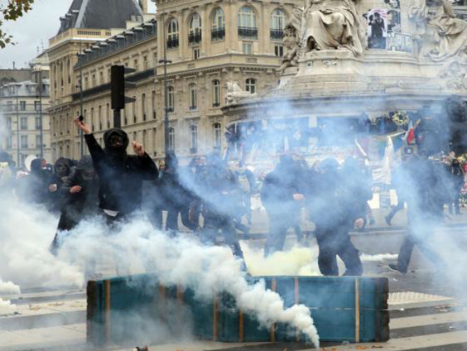 Протест у Паризу - Фото: AP
