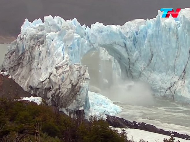 Рушење "леденог моста" - Фото: Screenshot/YouTube