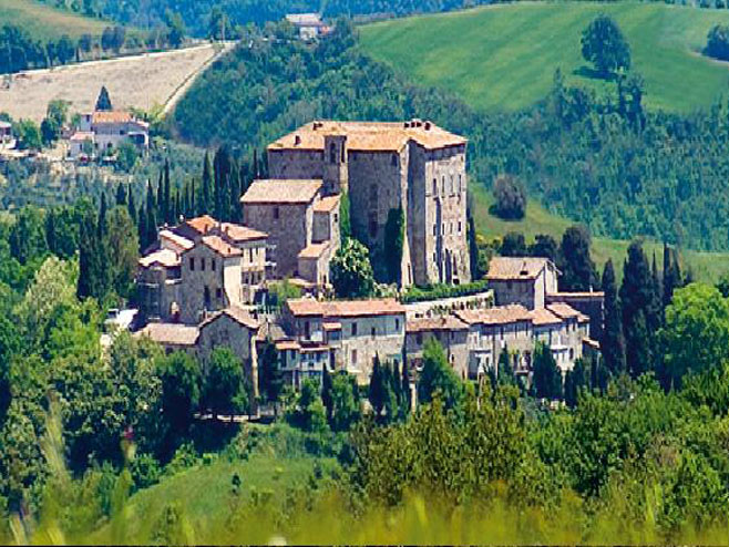 "Castello di Sismano" (Фото: umbriaturismo.net) - 