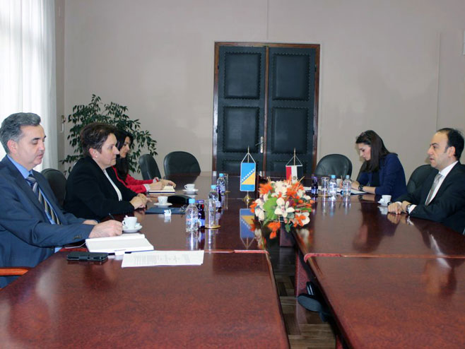 Марина Пендеш са амбасадорм Египта у БиХ Јасером Ел Атавијем - Фото: СРНА