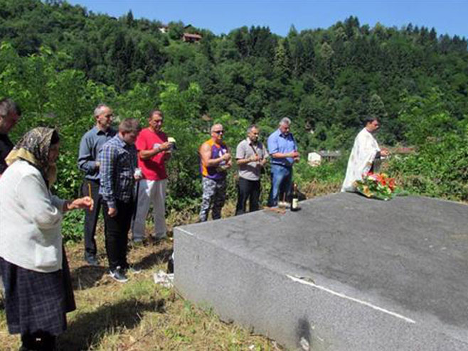Служен парастос српским жртвама усташких злочина у Сребреници - Фото: СРНА