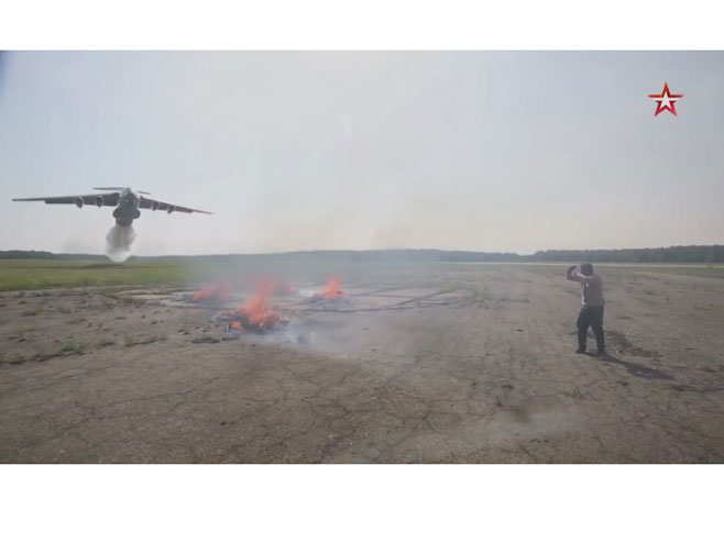 Русија - гашење пожара на авиону - Фото: Screenshot