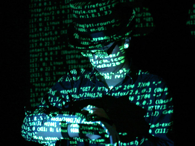 Хакерски напади (Фото: Flickr/Brian Klug) - 
