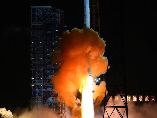 У Кини лансиран први свемирски сателит домаће производње (Фото:AP Photo/ Xinhua, Jiang Hongjing) - 