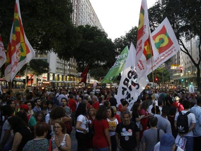 Протести у Сао Паолу (фото: oglobo.globo.com) - 