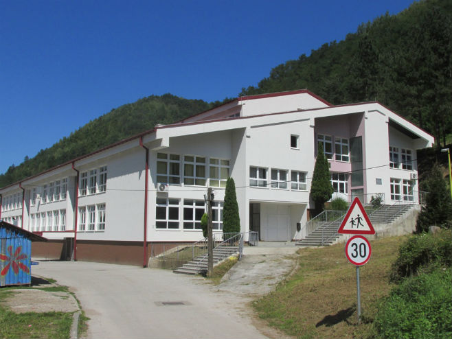 Прва основна школа у Сребреници - Фото: СРНА