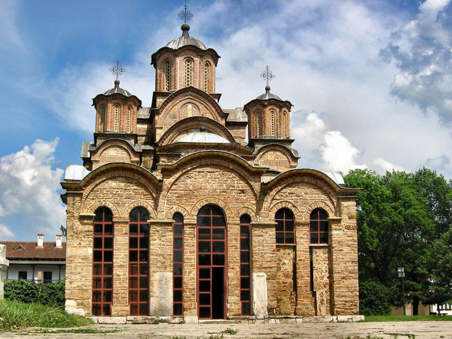 Манастир Грачаница (Фото: Wikipedia/crnibombarder) - 