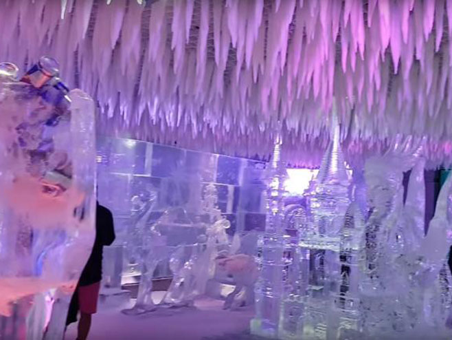 Кафић од леда у Кувајту - Фото: Screenshot/YouTube