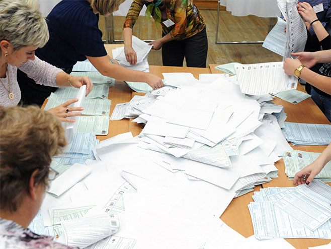 Бројање гласова у Русији (фото: © Sputnik/ Јевгениј Јепанчинцев) - 