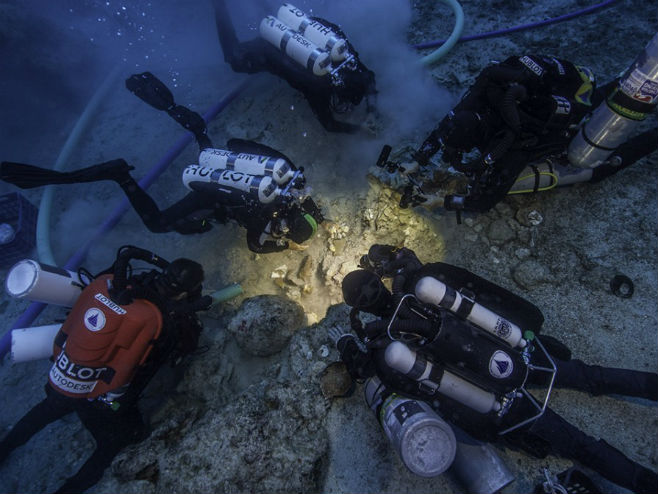 Рониоци у грчким водама пронашли скелет стар 2.000 година (Фото: Brett Seymour, EUA/WHOI/ARGO) - 