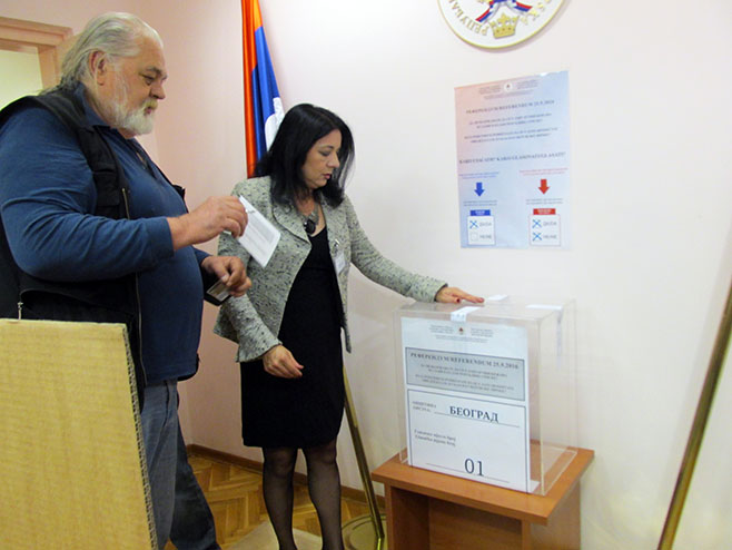 Београд: Референдум о Дану Републике - Фото: СРНА
