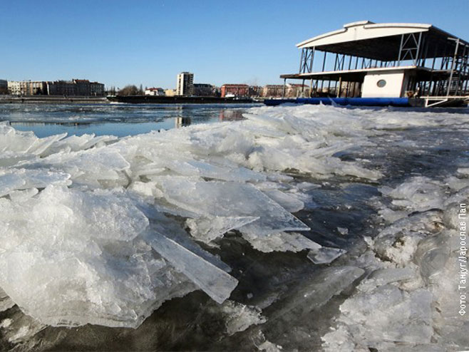 Лед на Дунаву код Новог Сада - Фото: РТС