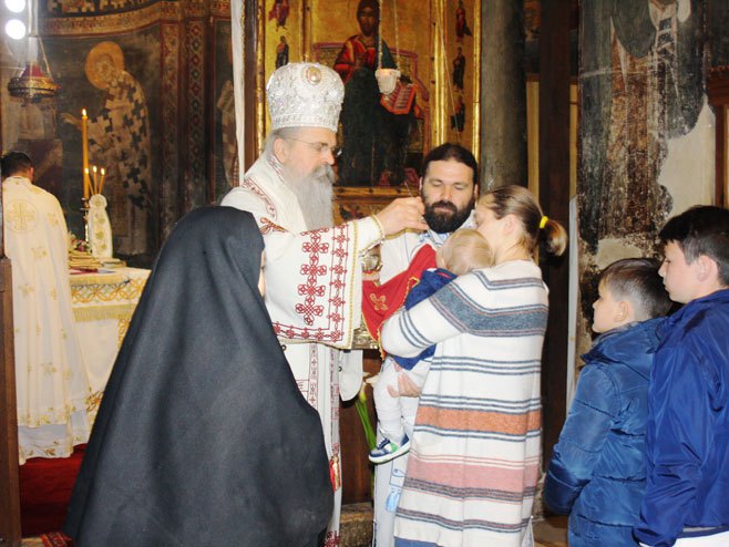 Грачаница - Владика рашко-призренски Теодосије служио литургију - Фото: СРНА