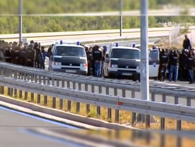 Борци одблокирали граничне прелазе Горица и Бијача (Фото:  TV1) - 