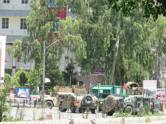 Наоружани нападачи упали у зграду авганистанске државне телевизије РТА у Џалалабаду  (Фото: twitter) - 