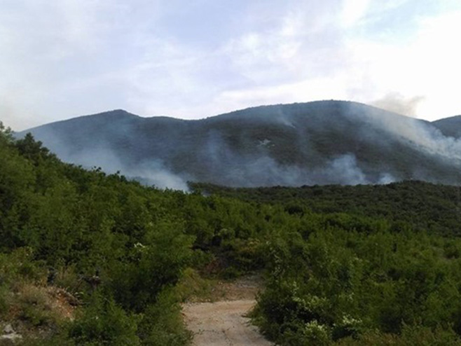 Пожар изнад Требиња - Фото: СРНА