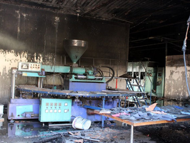 Посљедице пожара у фабрици папуча - Фото: ТАНЈУГ