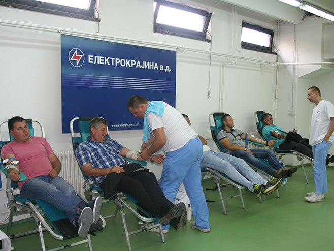 Бањалука: Радници Електрокрајине  даривали  крв - Фото: СРНА