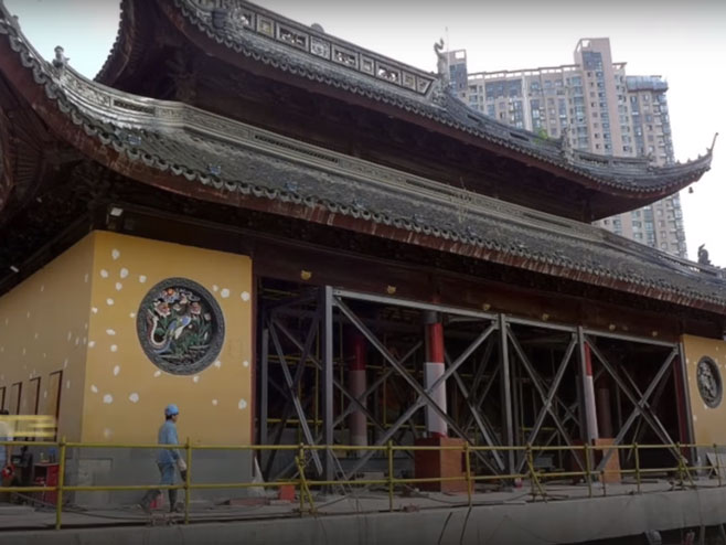 Измјестили 2.000 тона тежак будистички храм за 15 дан - Фото: Screenshot/YouTube