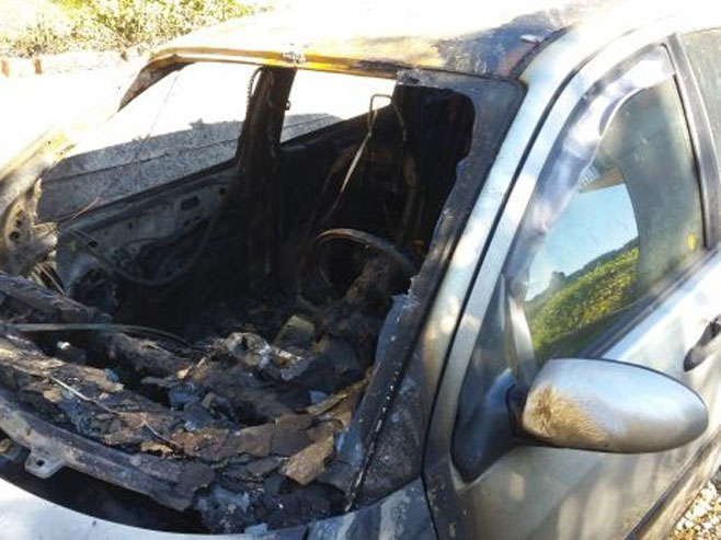 Изгорио аутомобил дописника "Новости"  (Фото:M.Drobnjak) - 
