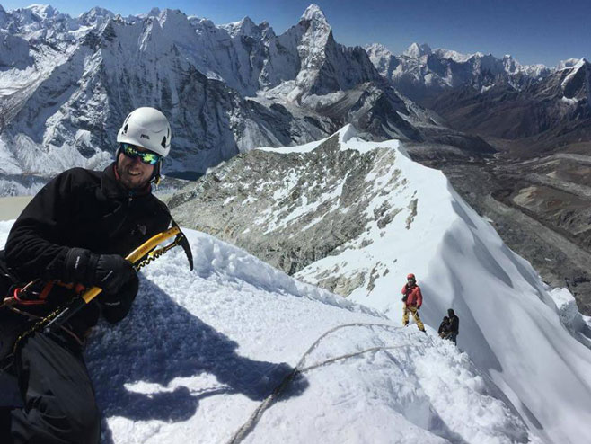 Фочак на једном од врхова Хималаја - Фото: СРНА