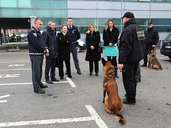 Гранична полиција добила пса - Фото: СРНА