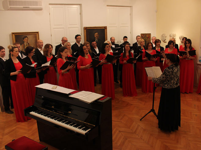 Мјешовити хор "Трибунија" у Дучићевој сали Музеја Херцеговине одржао годишњи концерт - Фото: СРНА