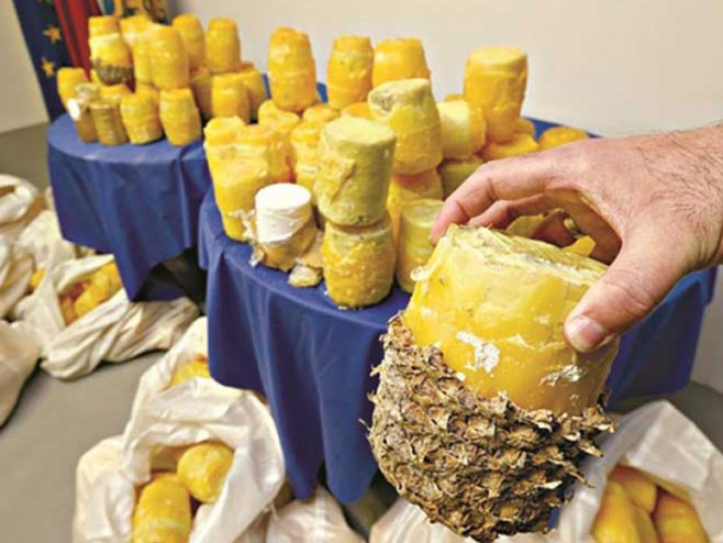 У ананасу сакривено 745 килограма кокаина  (Фото:glassrpske.com) - 