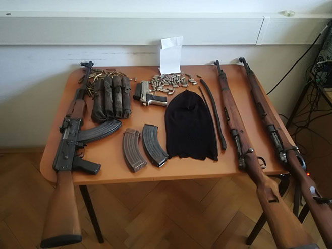Заплијењено оружје на двије локације у Гацку - Фото: СРНА