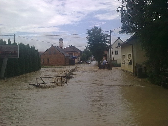 Поплаве у Хрватској Костајници (фото:www.kostajnica.net) - 
