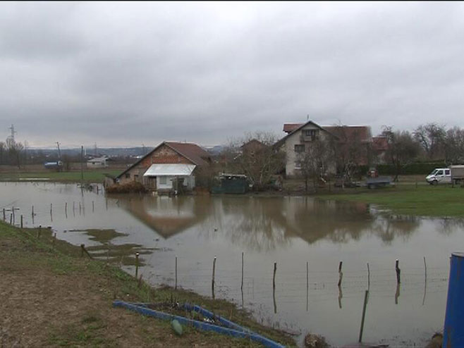 Поплаве у Козарској Дубици (фото:rtv-kd.com) - 